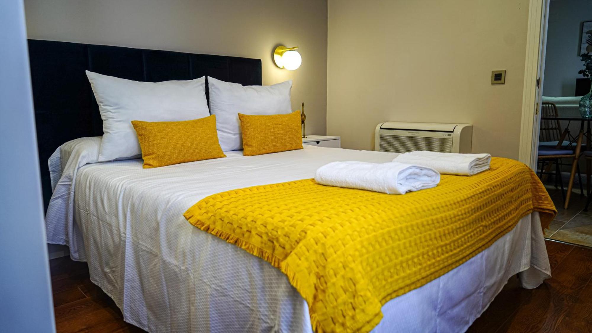 Apartamentos Puente Romano Suites Mérida Ngoại thất bức ảnh