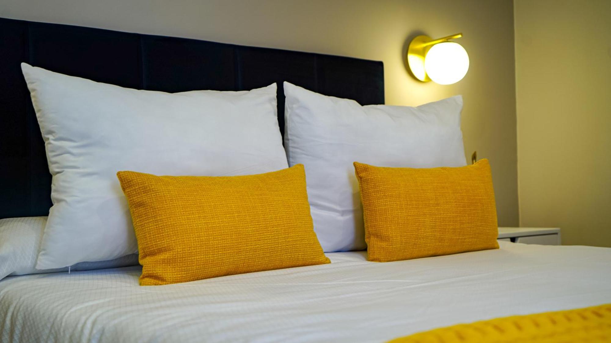 Apartamentos Puente Romano Suites Mérida Ngoại thất bức ảnh