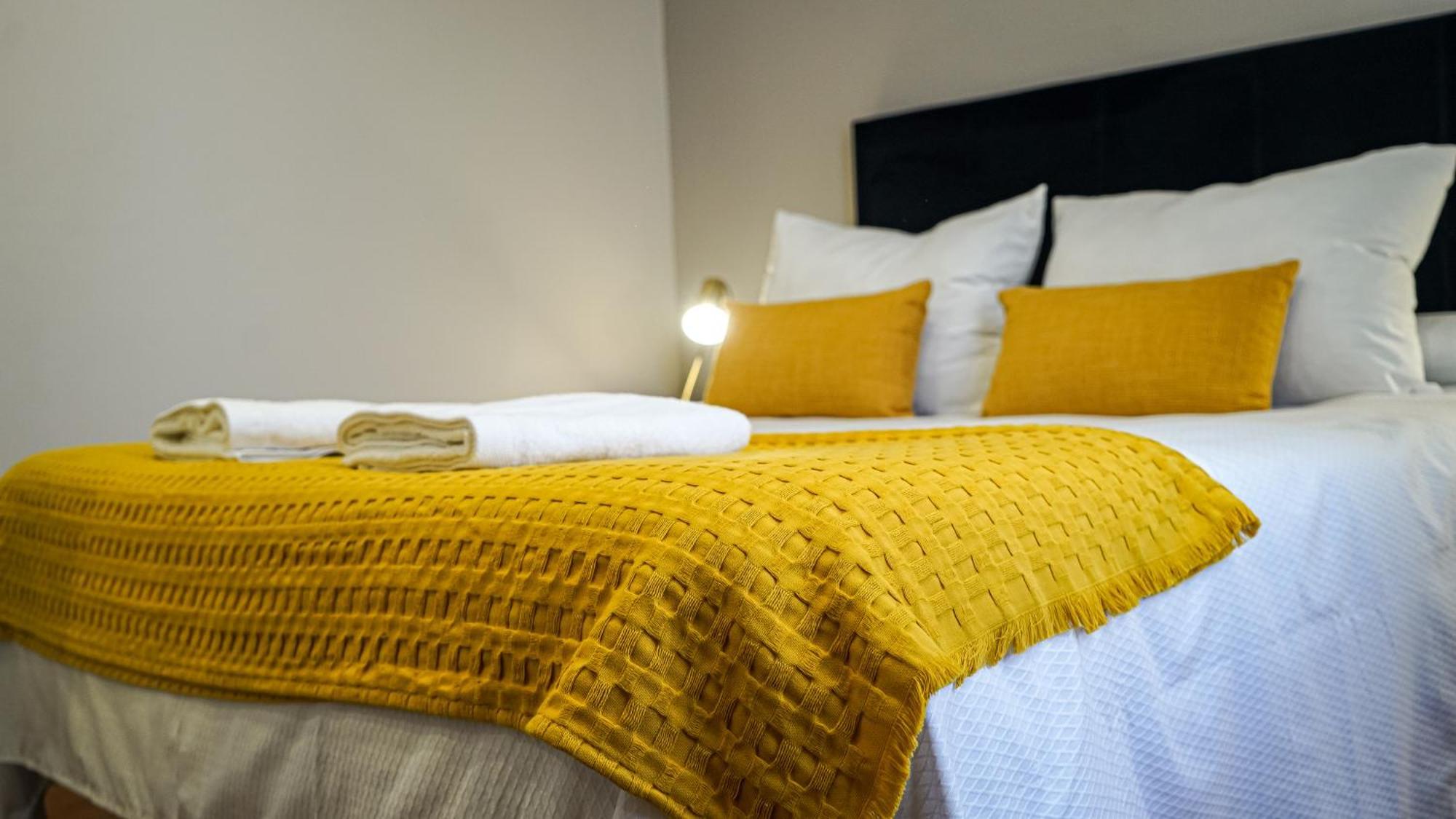 Apartamentos Puente Romano Suites Mérida Ngoại thất bức ảnh