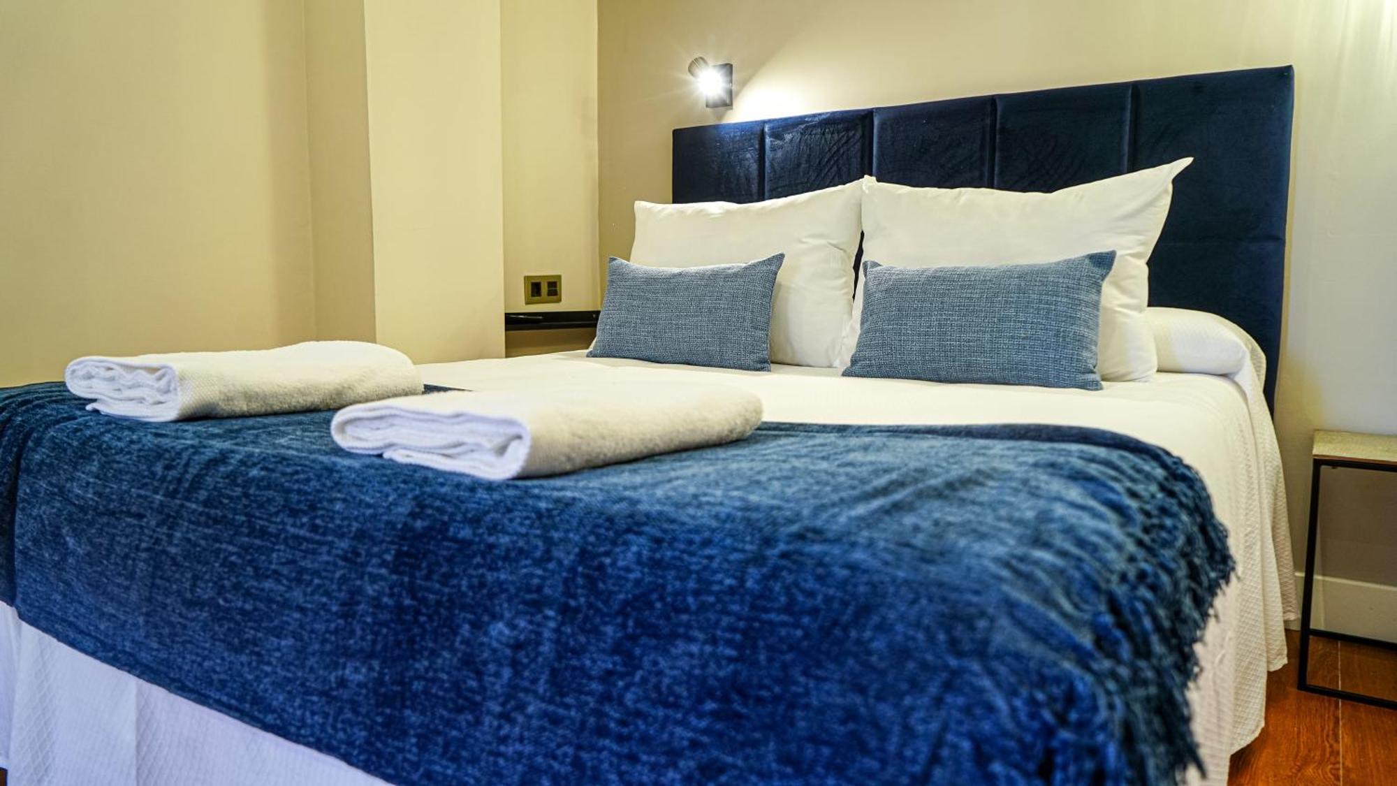 Apartamentos Puente Romano Suites Mérida Ngoại thất bức ảnh